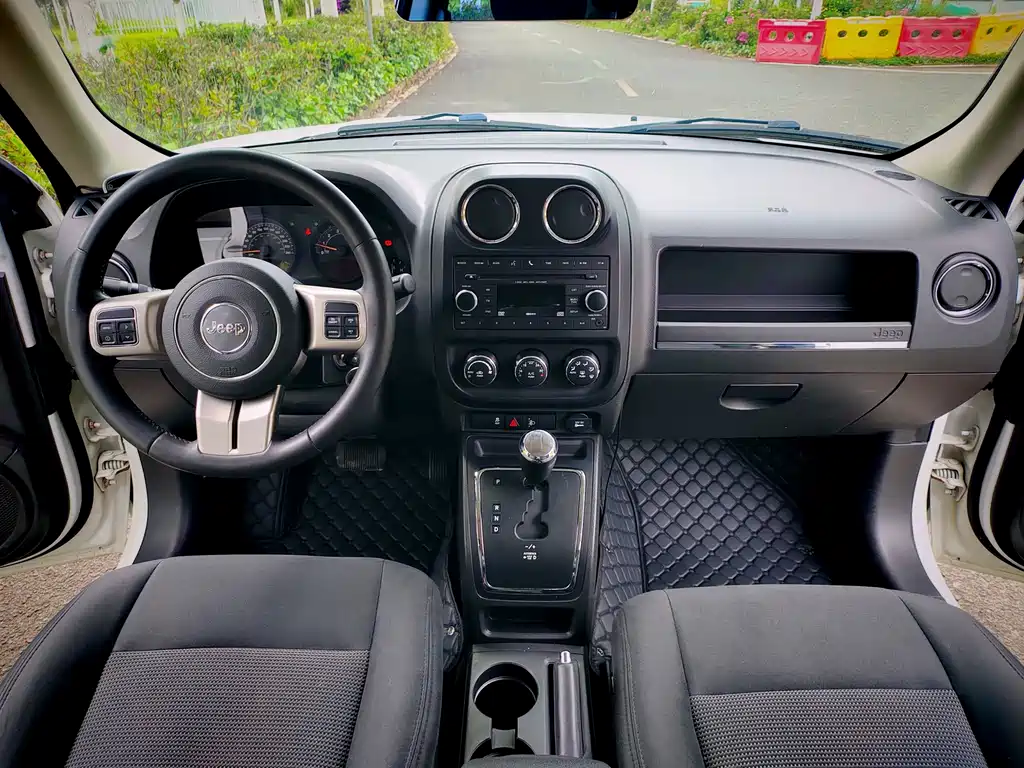 Jeep Patriot — миниатюра 9