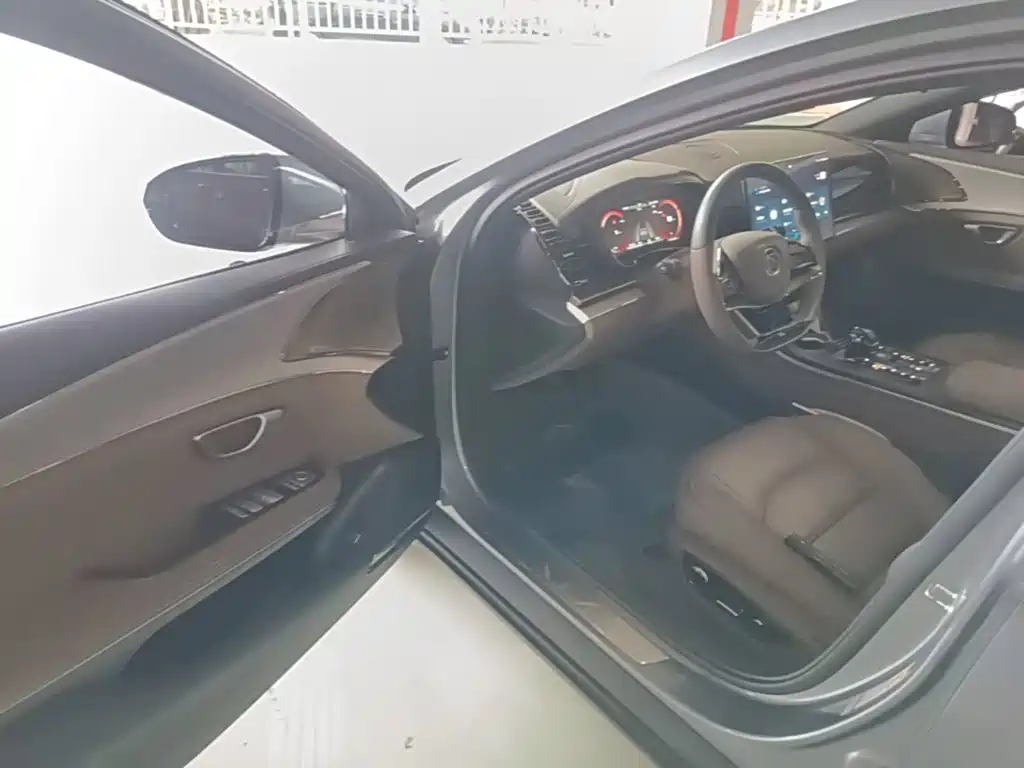 BYD Han — миниатюра 16