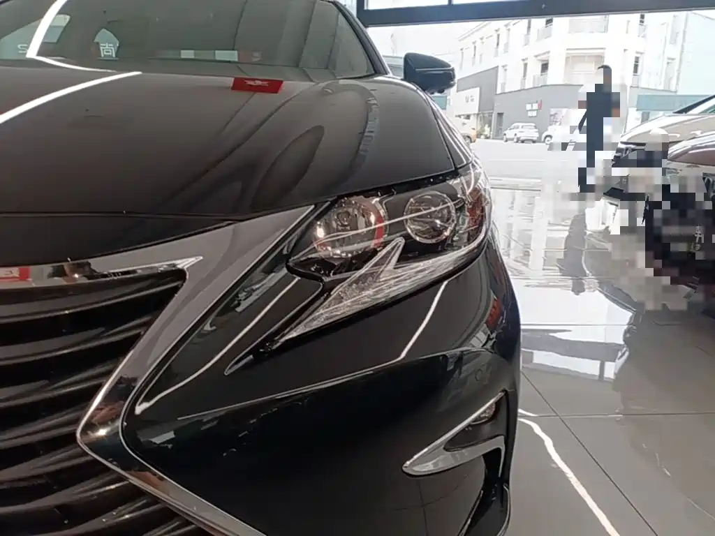 Lexus ES — миниатюра 24