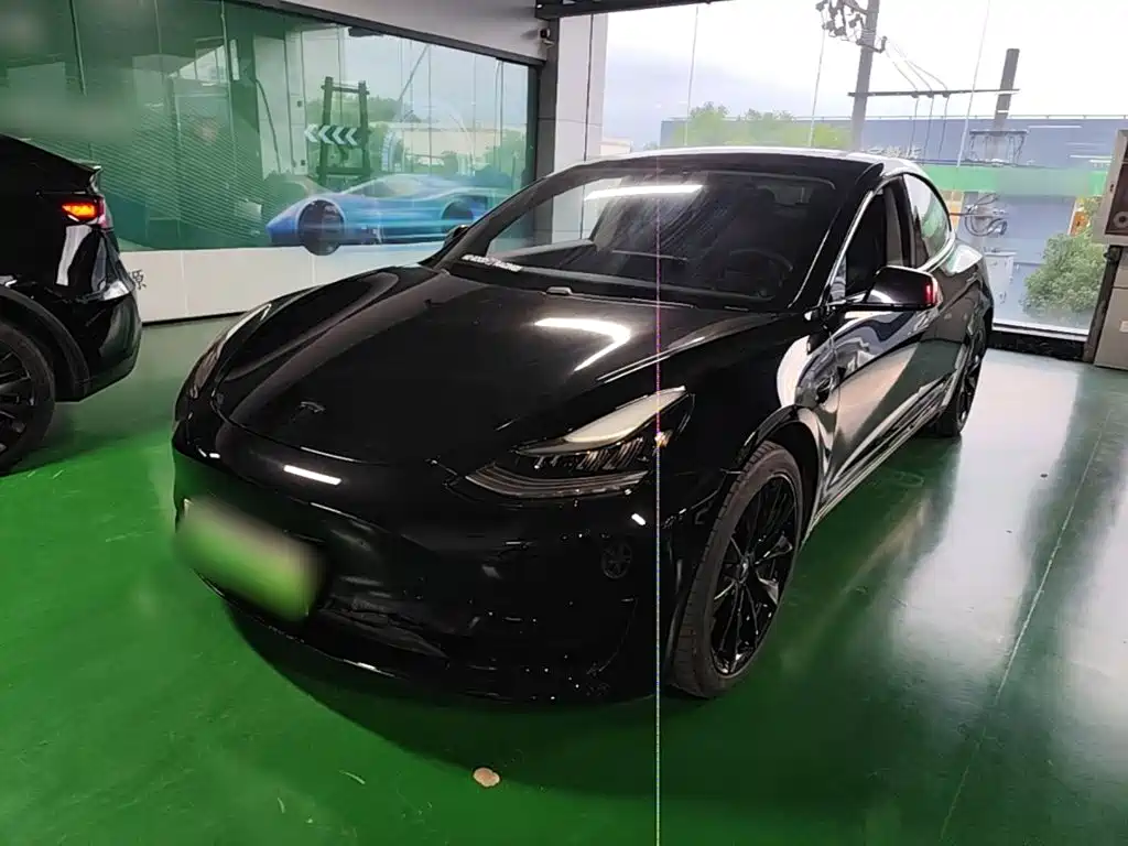 Tesla Model 3 — миниатюра 2