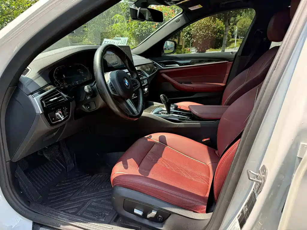 BMW 5 Series — миниатюра 4