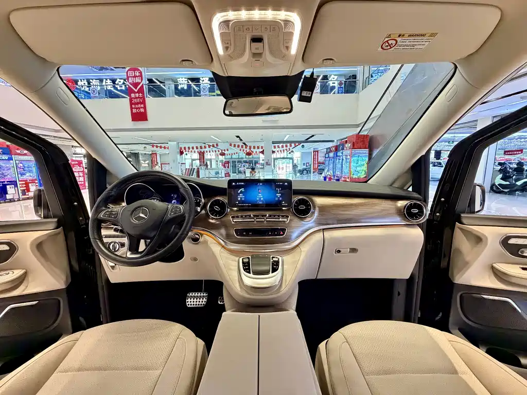Mercedes-Benz V-Class — миниатюра 12