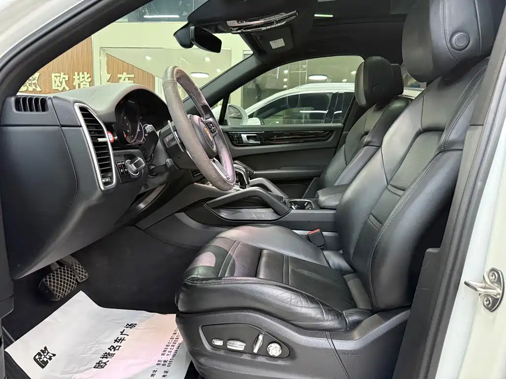 Porsche Cayenne — миниатюра 8