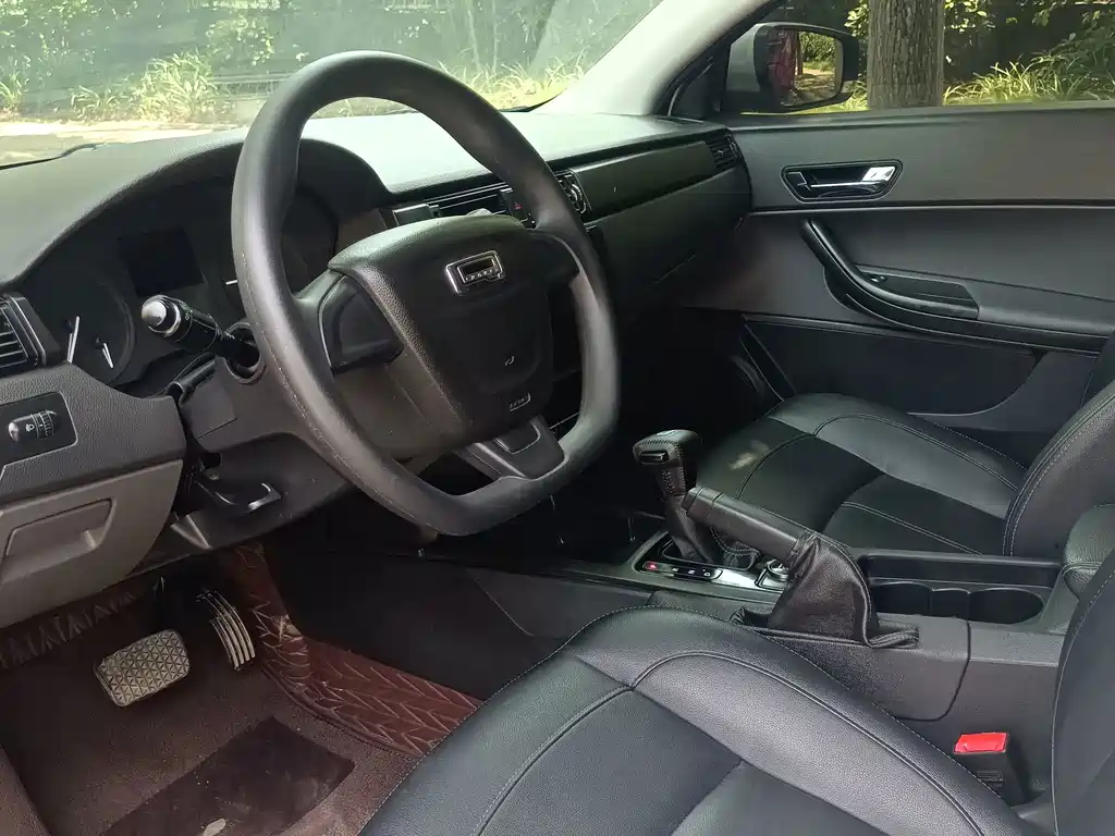 Qoros Qoros 3 — миниатюра 4