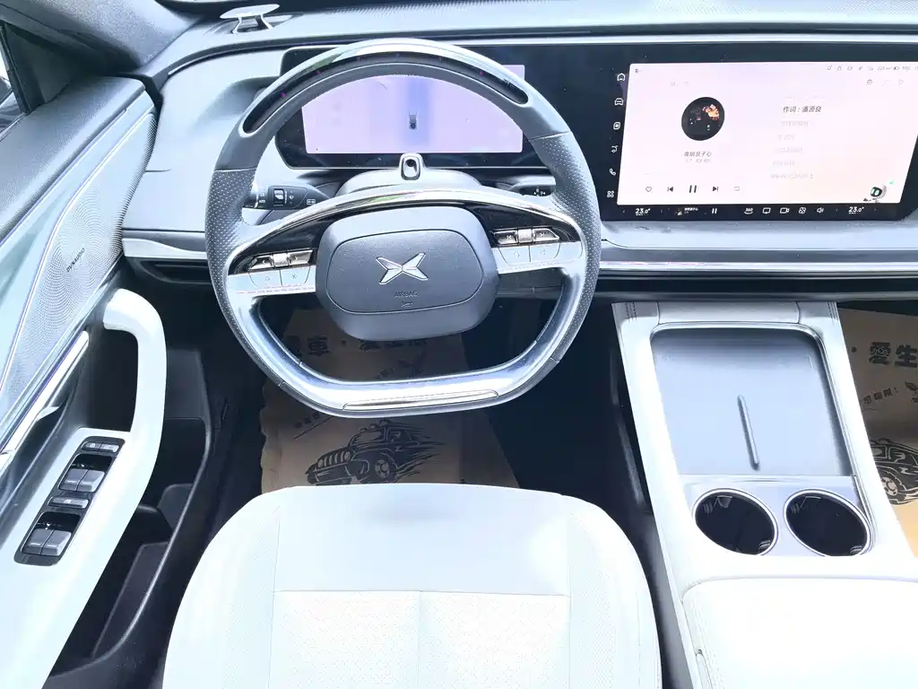 XPeng P7 — миниатюра 15