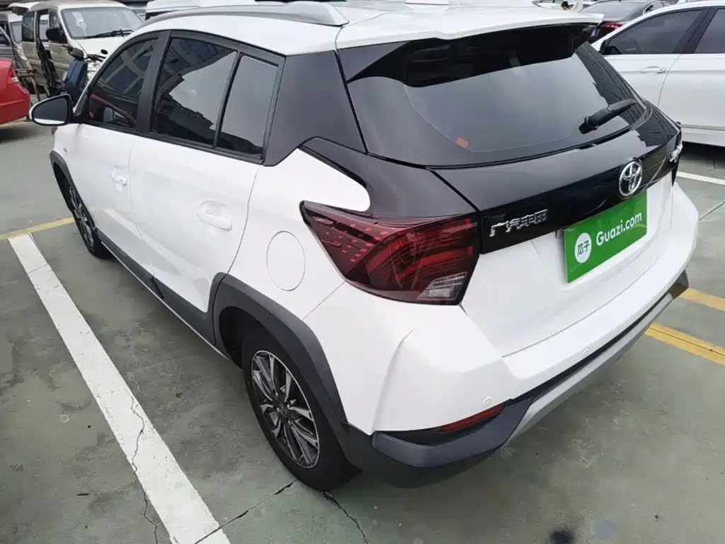 Toyota Yaris L — миниатюра 5