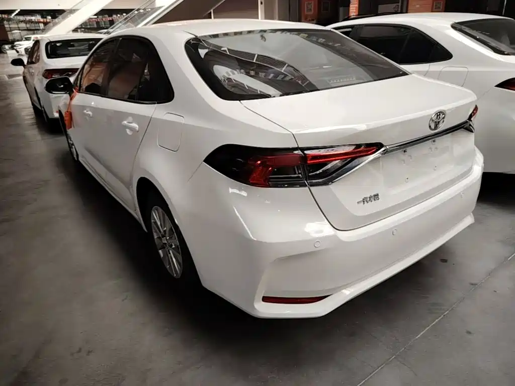Toyota Corolla — миниатюра 5