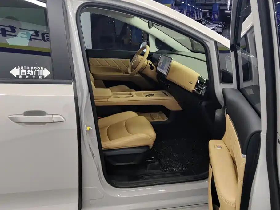 Wuling Звездный свет 730 Новая энергия — миниатюра 8