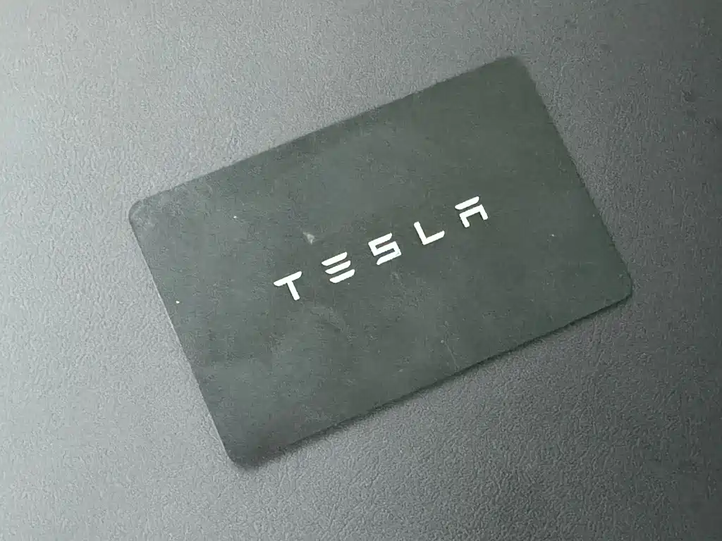 Tesla Model Y — миниатюра 11