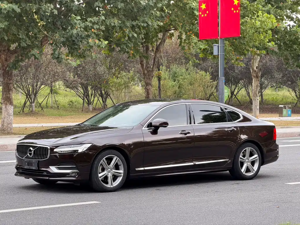 Volvo S90