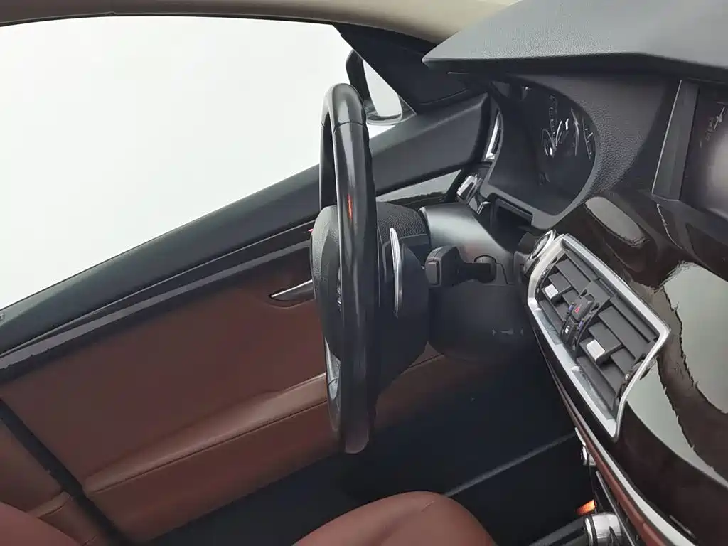 BMW 5 Series GT — миниатюра 22
