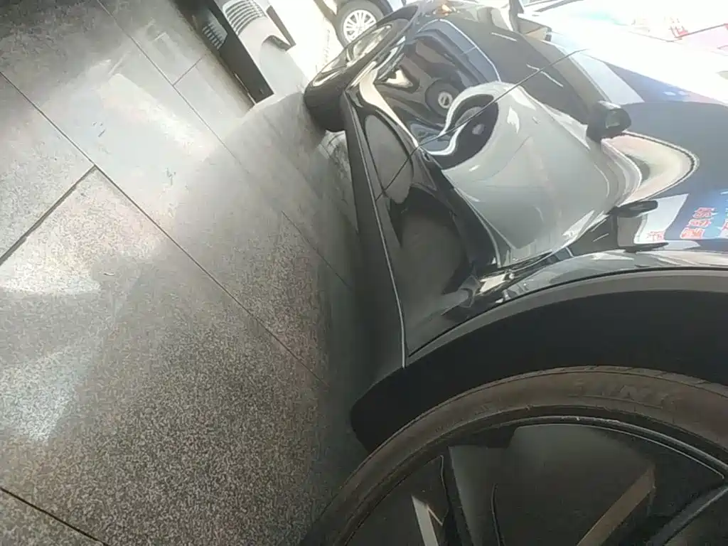 Tesla Model Y — миниатюра 22