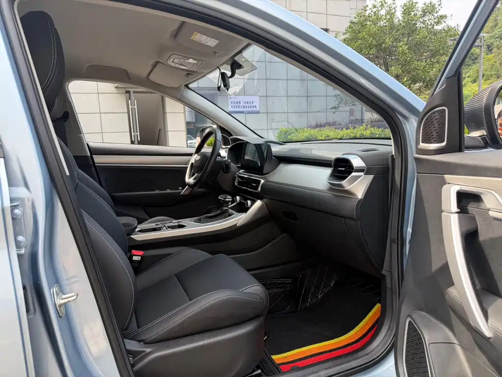 Geely Binyue — миниатюра 11