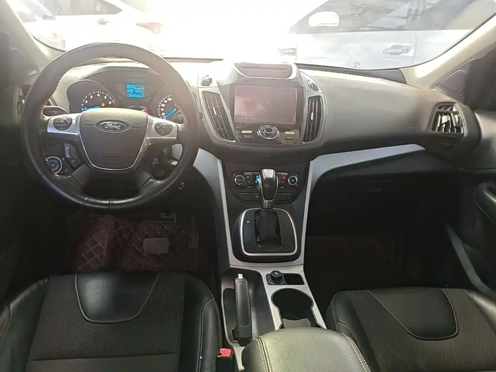 Ford Kuga — миниатюра 10