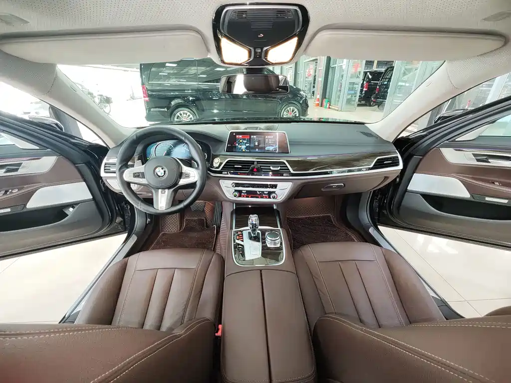 BMW 7 Series — миниатюра 4