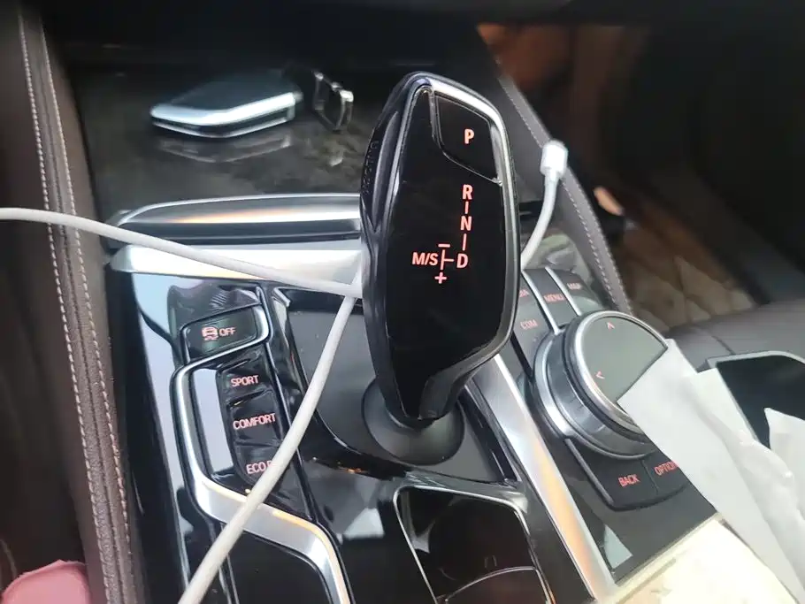 BMW 5 Series — миниатюра 16