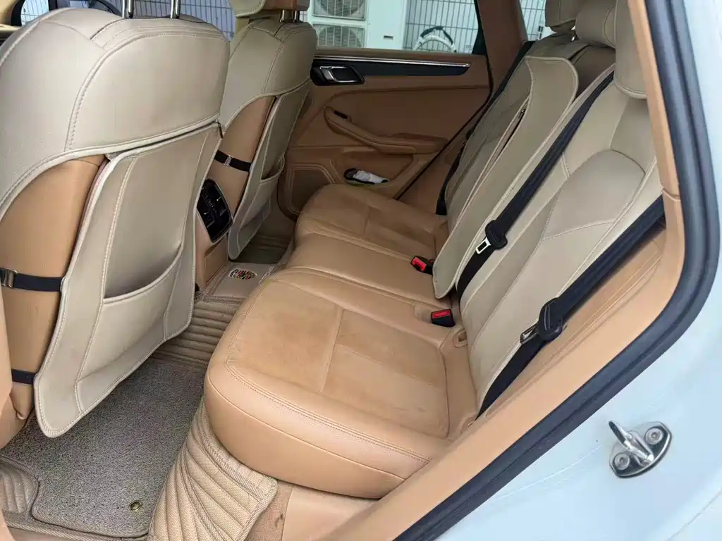 Porsche Macan — миниатюра 5