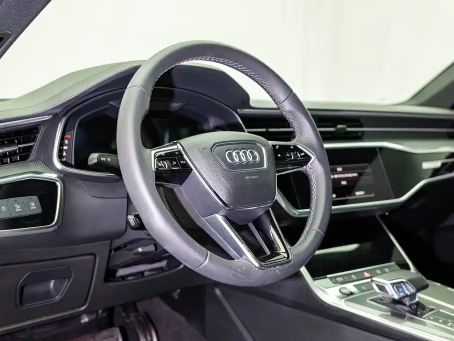 Audi A6L 2022 40 TFSI Luxury