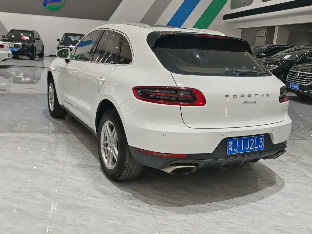 Porsche Macan — миниатюра 12