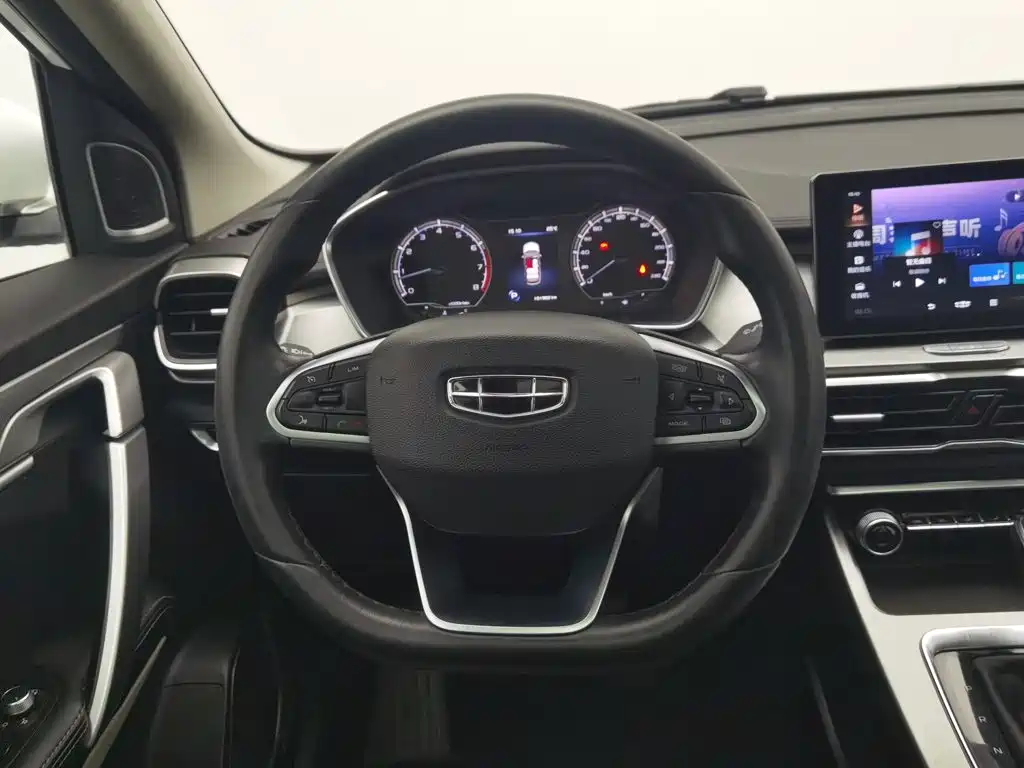 Geely Binyue — миниатюра 11