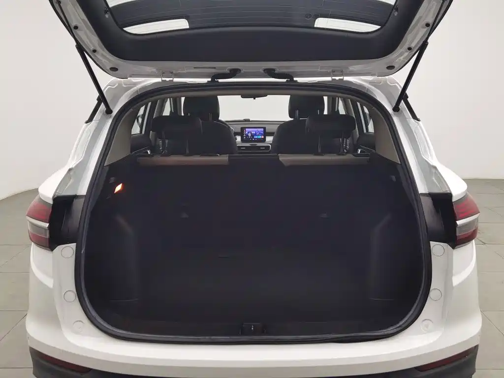Geely Binyue — миниатюра 16