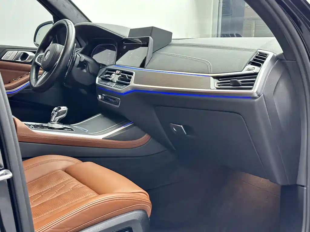 BMW X7 — миниатюра 18