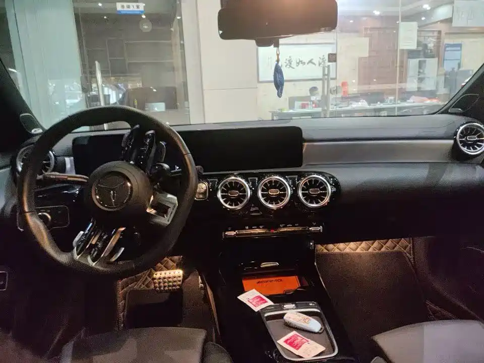 Mercedes-Benz CLA AMG — миниатюра 8