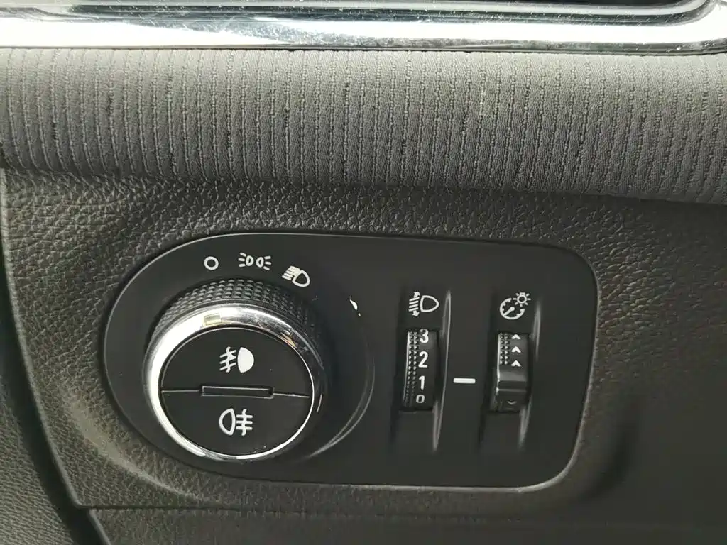 Chevrolet Cruze — миниатюра 21