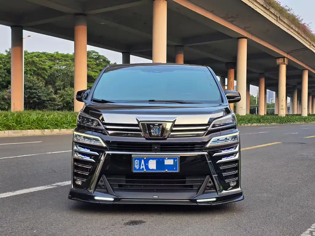 Toyota Vellfire — миниатюра 2