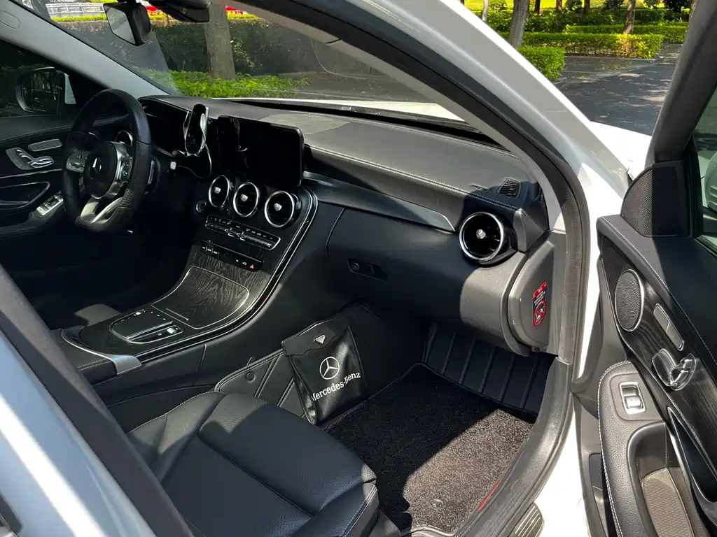 Mercedes-Benz C-Class — миниатюра 13