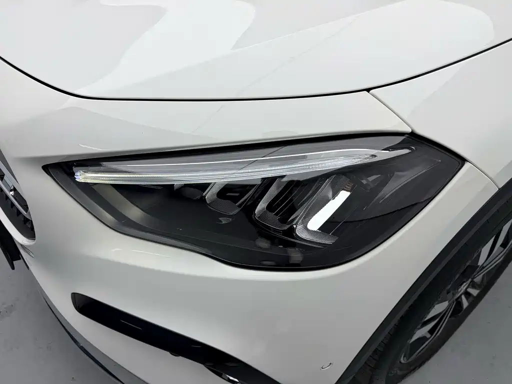 Mercedes-Benz GLA — миниатюра 17