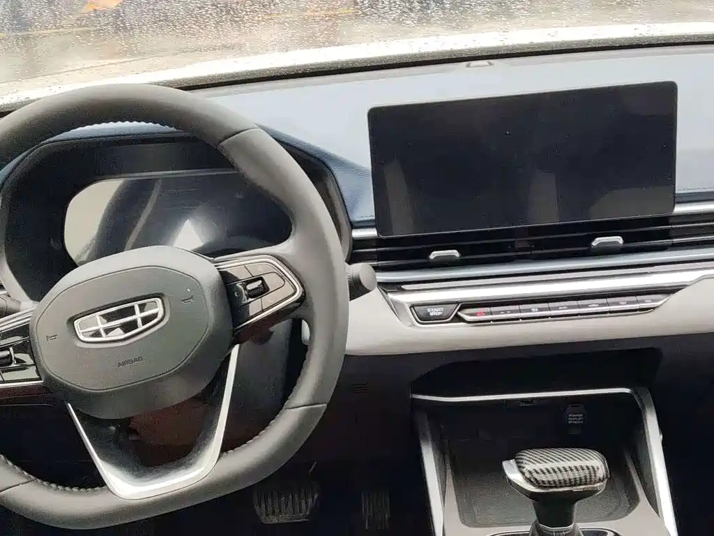 Geely Emgrand — миниатюра 5