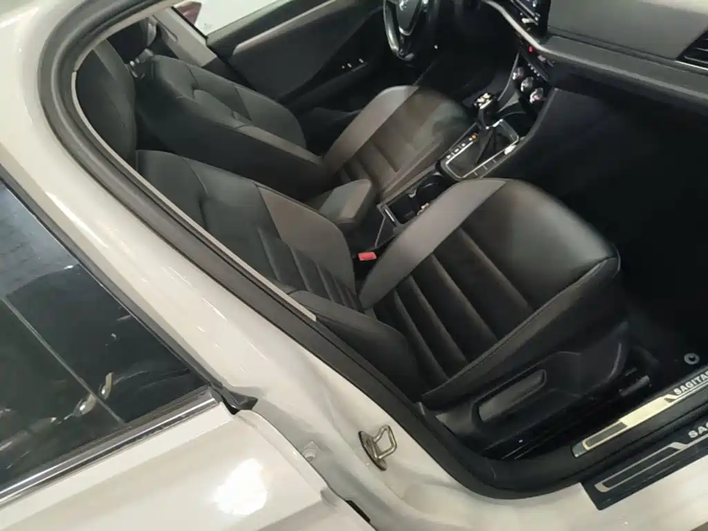 Volkswagen Sagitar — миниатюра 25