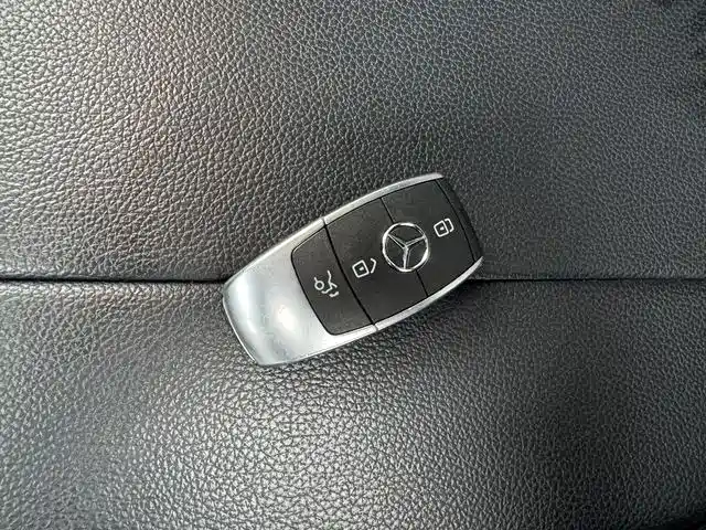 Mercedes-Benz EQB — миниатюра 17