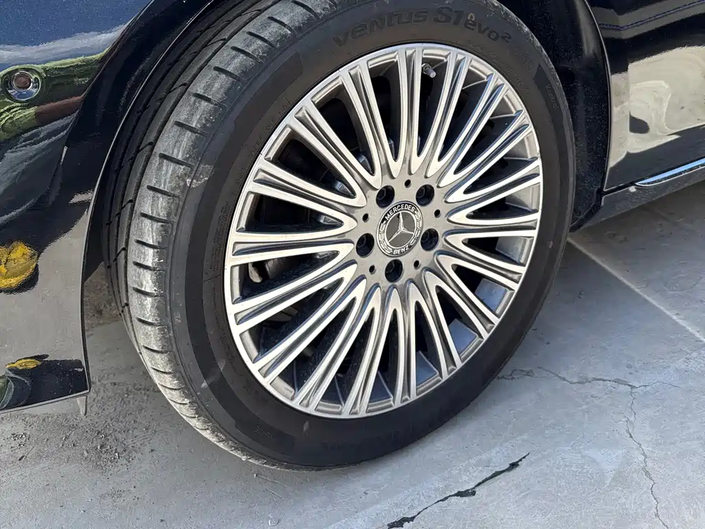 Mercedes-Benz E-Class — миниатюра 5