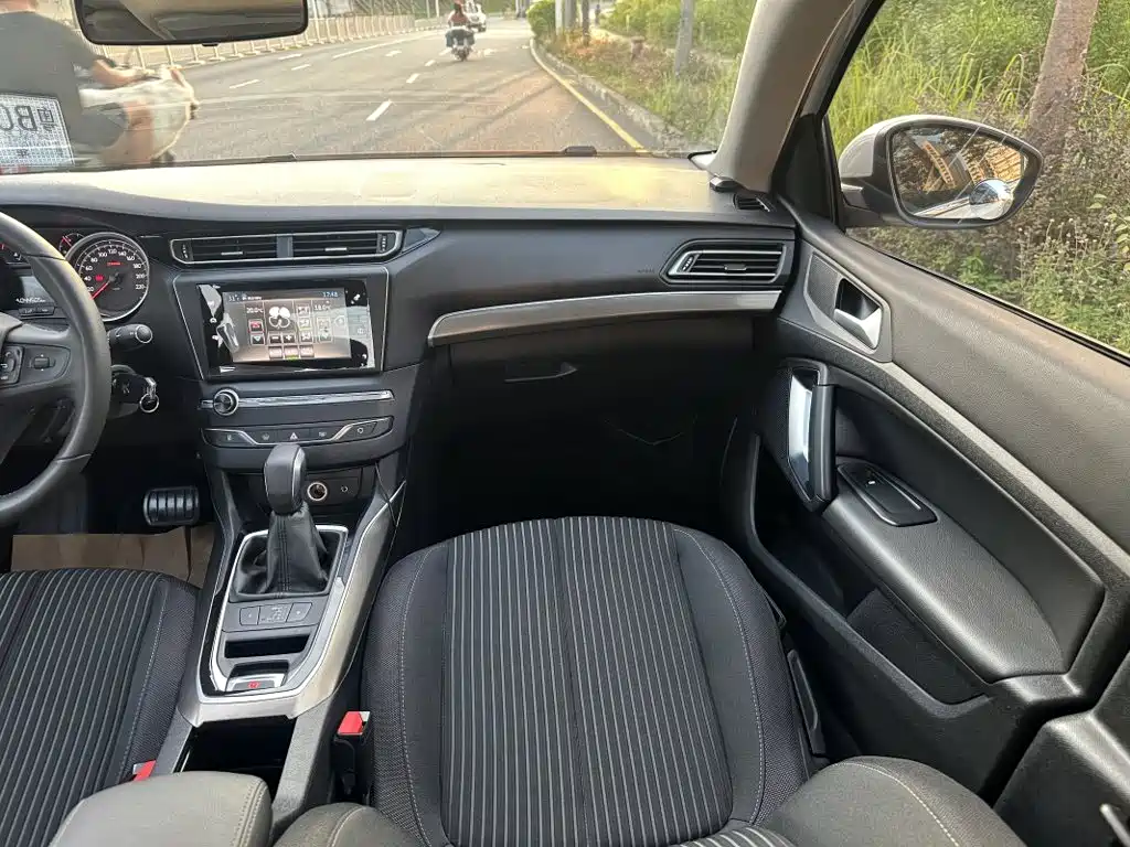 Peugeot 408 — миниатюра 13