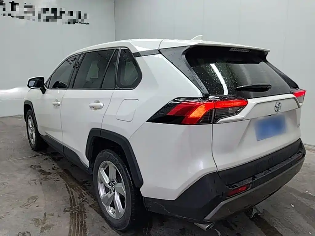 Toyota RAV4 — миниатюра 5