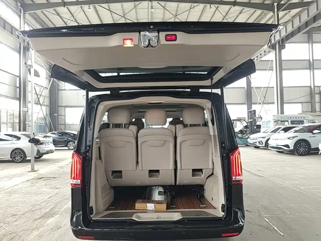 Mercedes-Benz V-Class — миниатюра 19
