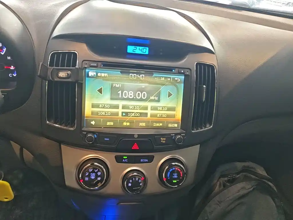 Hyundai Elantra — миниатюра 13