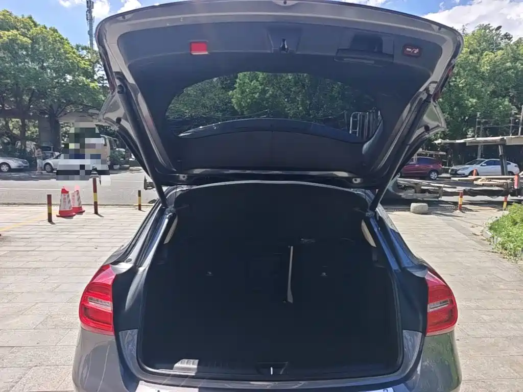 Mercedes-Benz GLA — миниатюра 19