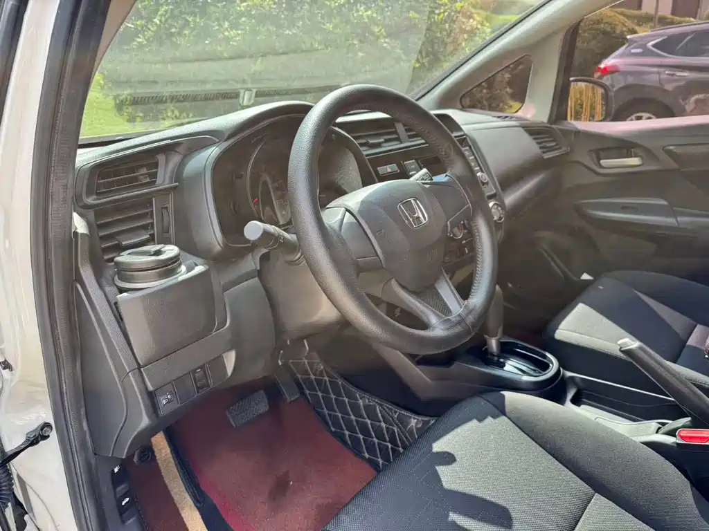 Honda Fit — миниатюра 13