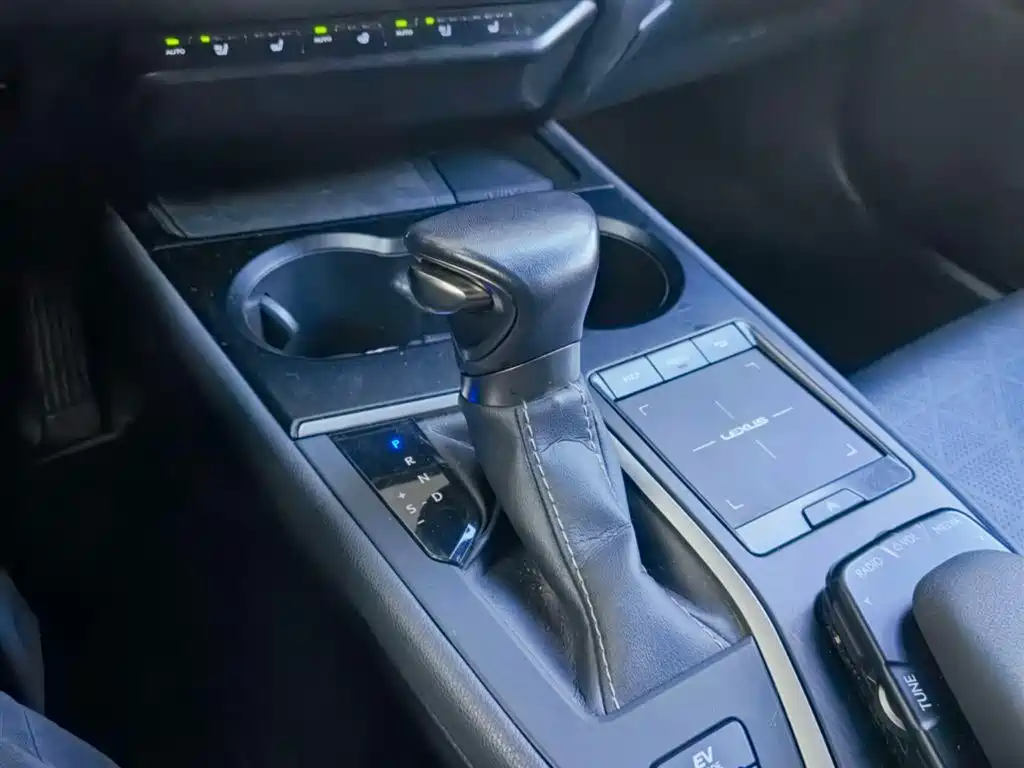 Lexus UX — миниатюра 22