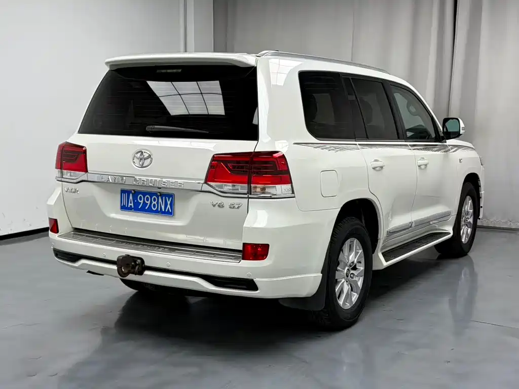 Toyota Land Cruiser 2017 5.7L VXR