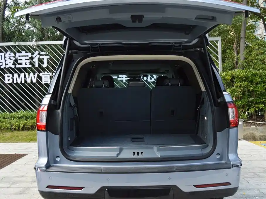 Lincoln Navigator — миниатюра 7