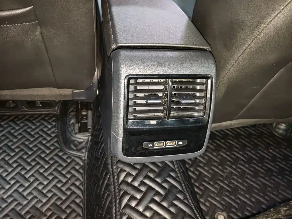 Volkswagen Sagitar — миниатюра 15