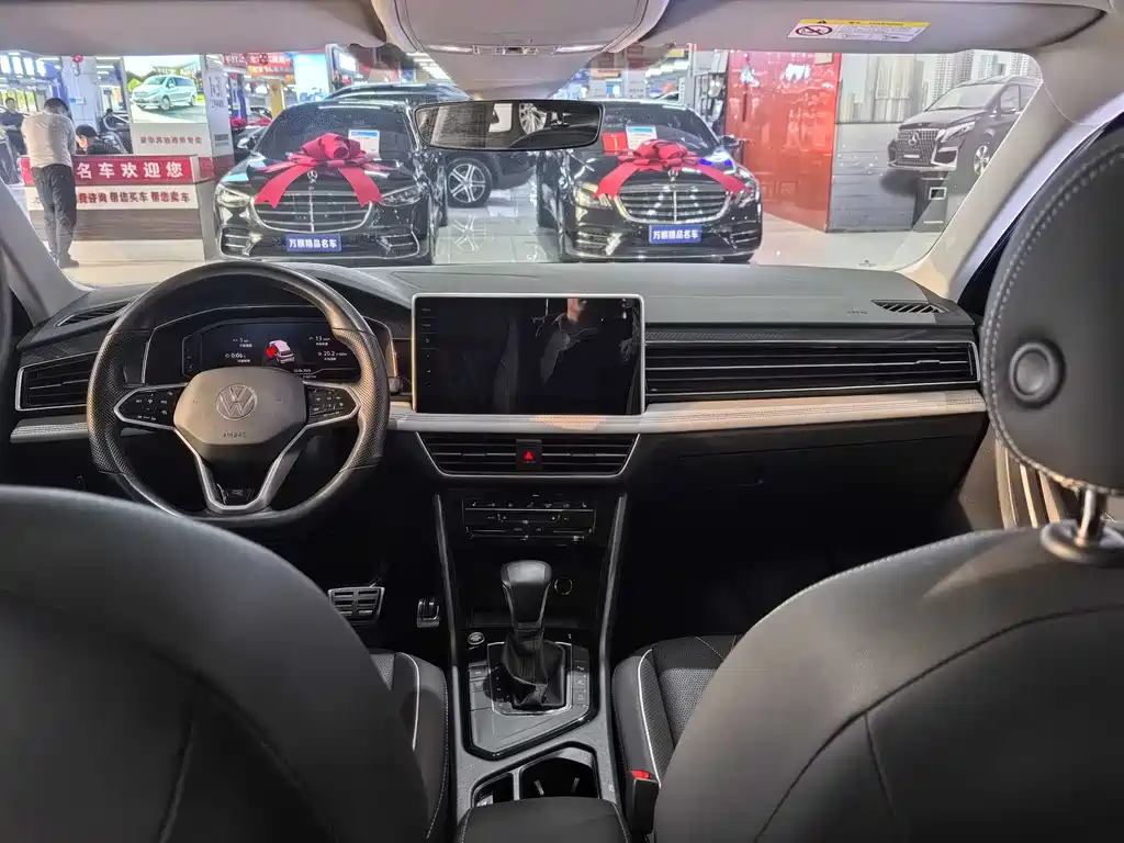 Volkswagen Tiguan L L 2022 330TSI AT R-Line