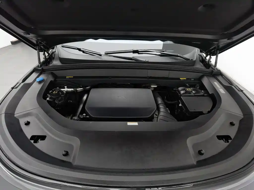 Li Auto Li L8 — миниатюра 6