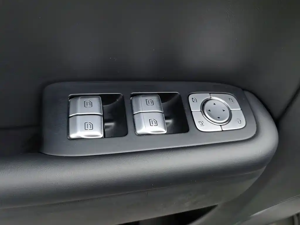 Li Auto Li L8 — миниатюра 9