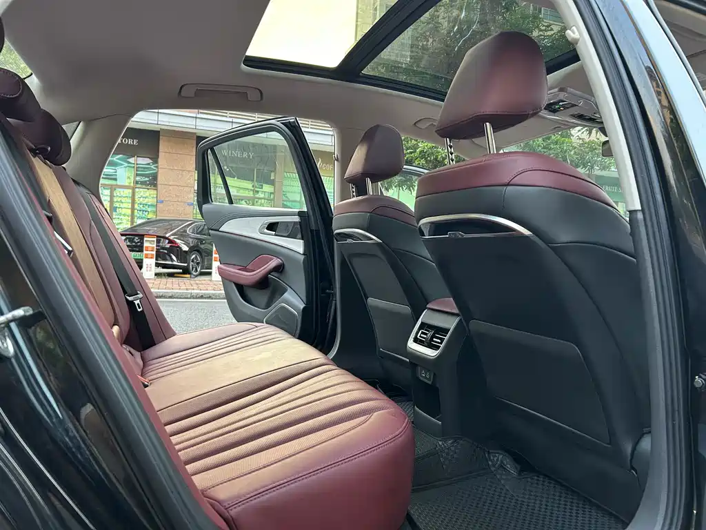 Hongqi Hongqi H5 — миниатюра 9