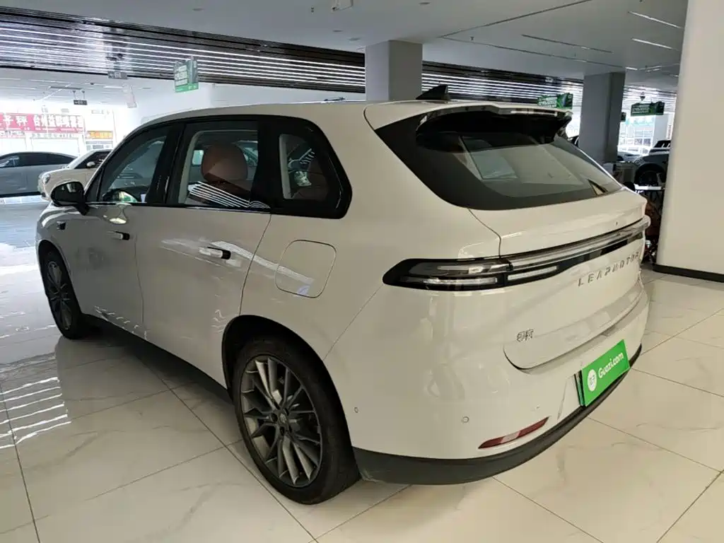 Leapmotor Leapmotor C10 — миниатюра 5
